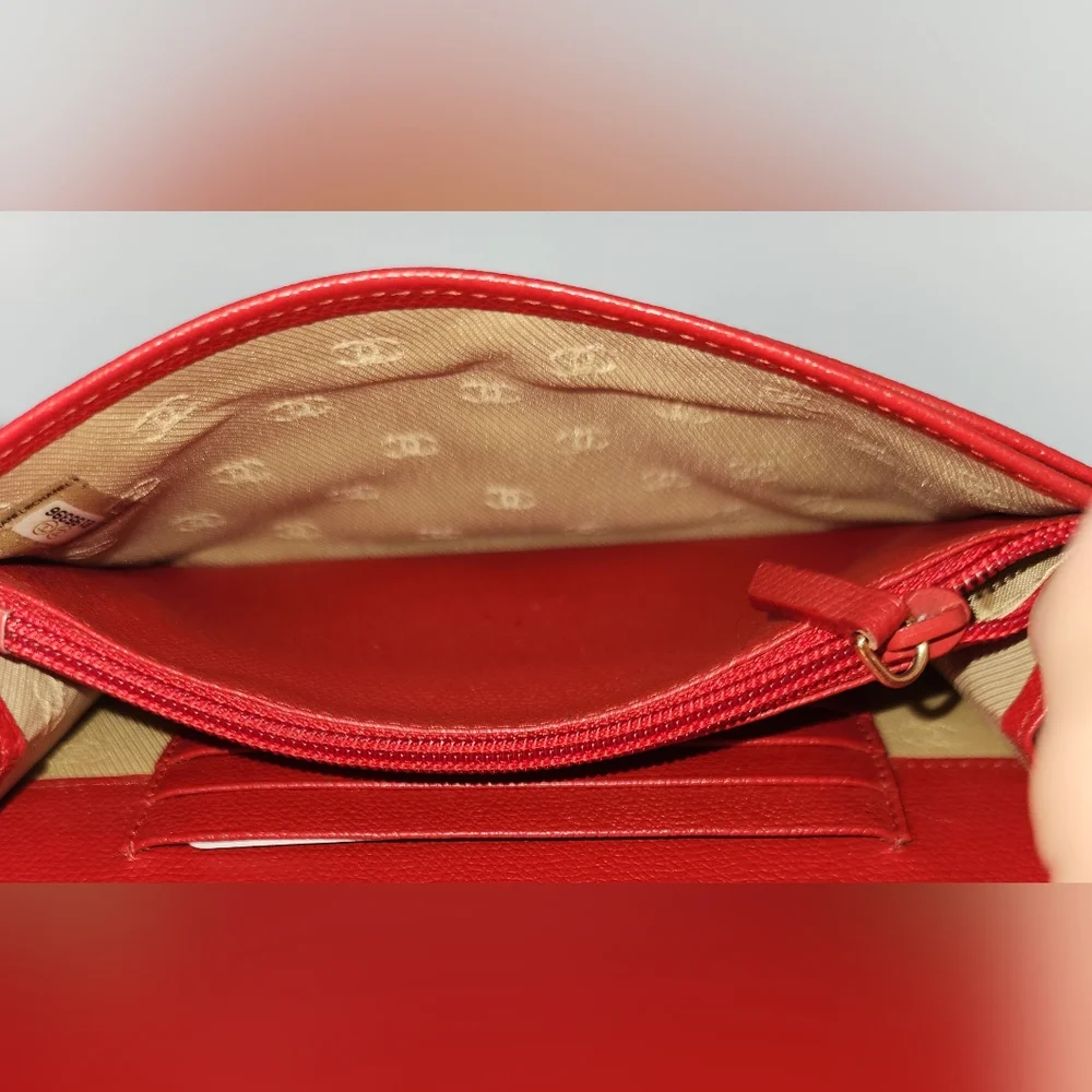 Vintage Chanel FULL INCLUSION Pre-Loved Red Calfskin Leather Clutch w/ AM Strap - Picture 13 of 16